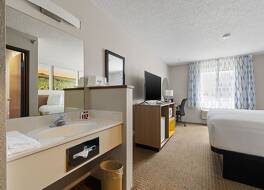 デイズ イン バイ ウィンダム ウォール 写真