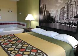 スーパー 8 バイ ウィンダム デ カルブ イリノイ 写真