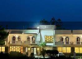 CHC コルヴィナ ビーチ ホテル