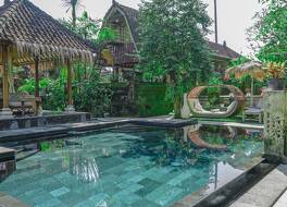 ロカサリ リトリート 写真