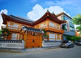 コンジュ ムーンライト ガーデン ゲストハウス