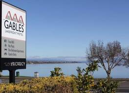 Gables Lakefront Resort 写真