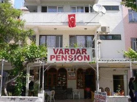 ヴァルダル ペンション 写真