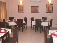 ホテル ワン バハワルプール 写真