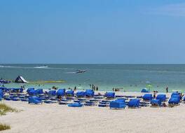 Coral Reef Beach Resort 写真