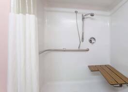 ハワード ジョンソン バイ ウィンダム エアポート 写真