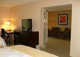 ホリデイ イン ブルーミントン バイ IHG 写真