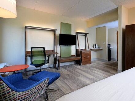 Holiday Inn Express Hotel & Suites Research Triangle Park 写真