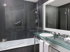 フォー ポインツ バイ シェラトン バルセロナ ディアゴナル 写真