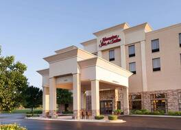 ハンプトン イン & スイーツ アディソン 写真