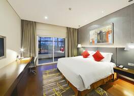 モデナ バイ フレイザー ジュワンコウ ウーハン 写真