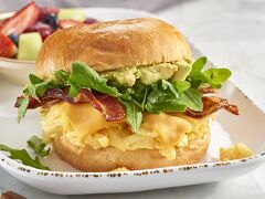 Courtyard by Marriott Detroit Warren 写真