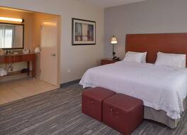 ハンプトン イン&スイーツ ベイカースフィールド ノース エアポート 写真