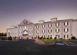 ハワード ジョンソン バイ ウィンダム ジャクソン 写真