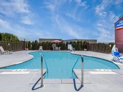 ハワード ジョンソン バイ ウィンダム エバンズビル イースト 写真