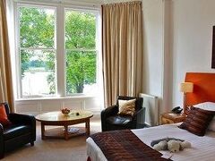 Waterhead Hotel 写真