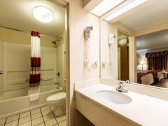 レッドルーフ イン & スイーツ クリントン、TN 写真