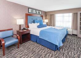 ウィンダム ガーデン エルク グローブ ビレッジ オヘア 写真