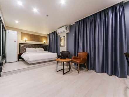 Changwon Myeongseodong Namuneulbo Hotel 写真
