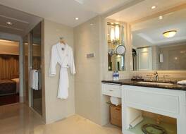 ゾンウェイ グリーン レーク ホテル クンミン 写真