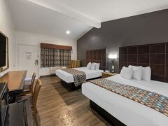 アナハイム ディスカバリー イン & スイーツ 写真