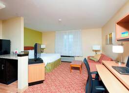 タウンプレイス スイーツ バイ マリオット ブルーミントン 写真