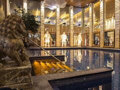 アレキサンダー ホテル 写真