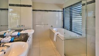 Pinnacle Apartments on Hamilton Island by HIHA