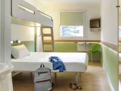 イビス バジェット ポワチエ サントル ガール 写真