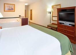 ホリデイ イン エクスプレス & スイーツ エルクハート by IHG 写真