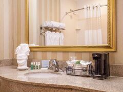 ハンプトン イン & スイーツ アディソン 写真