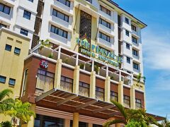 ピナクル ホテル & スイーツ 写真