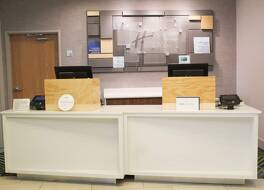 ホリデイ イン エクスプレス & スイーツ マーティンズビル by IHG 写真