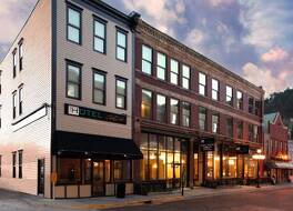 The Hotel by Gold Dust 写真