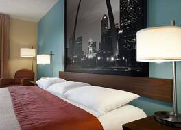 スーパー 8 バイ ウィンダム コリンズビル セント ルイス 写真