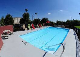 ハンプトン イン&スイーツ ナッシュヴィル エアポート 写真