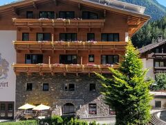 ホテル ノイヴィルト 写真