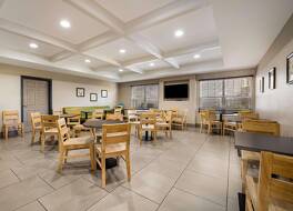 カントリー イン & スイーツ バイ ラディソン フリーポート イリノイ 写真