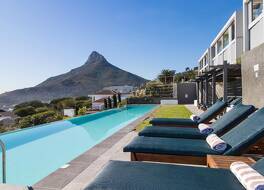 ザ クリスタル アパートメンツ 写真