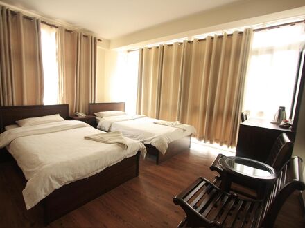 ホテル ヤンブ 写真