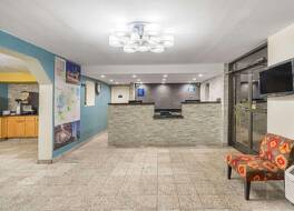 デイズ イン バイ ウィンダム ローリー ミッドタウン 写真