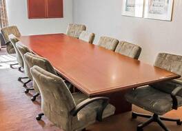 Days Inn & Suites by Wyndham Merrillville 写真