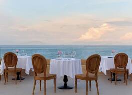 マーベラ ニド スイート ホテル&ヴィラズ 【大人専用】 写真