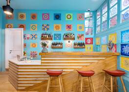 Blue Balcony Hotel 〓