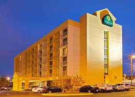 ラ キンタ イン & スイーツ バイ ウィンダム ナッシュビル エアポート / オープリーランド