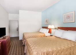 スーパー 8 バイ ウィンダム ノックスビル ダウンタウン エリア 写真