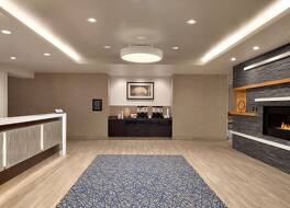 ハンプトン イン アンド スイーツ シカゴ オヘア ローズモント 写真