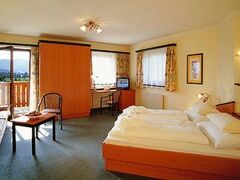 ホテル ツム ユンゲン レｰマー 写真