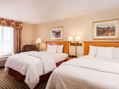 ハンプトン イン & スイーツ アディソン 写真