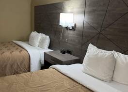 クオリティ イン ニア I-72 アンド ハイウェイ 51 写真